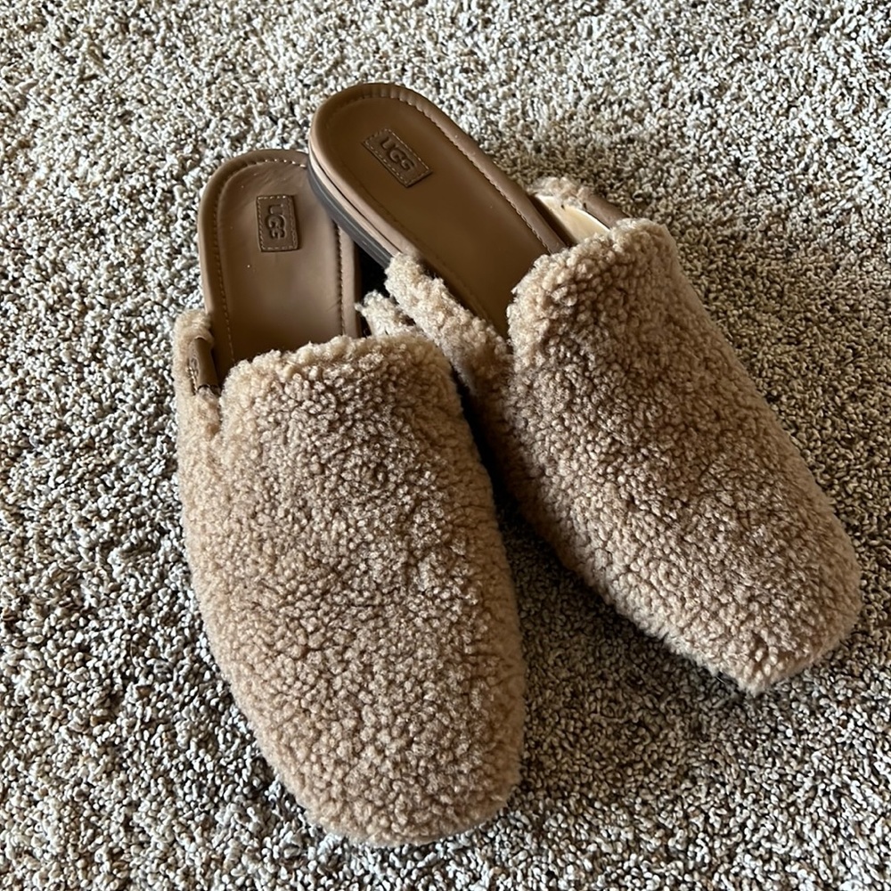 UGG Janaya Cozy Mule Size 12